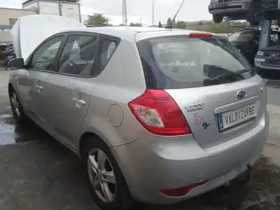 Veículo de Sucata kia cee'd fastback (ed) 1.6 crdi 115 do ano 2010 alimentado d4fb