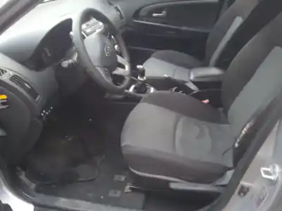 Veículo de Sucata kia cee'd fastback (ed) 1.6 crdi 115 do ano 2010 alimentado d4fb