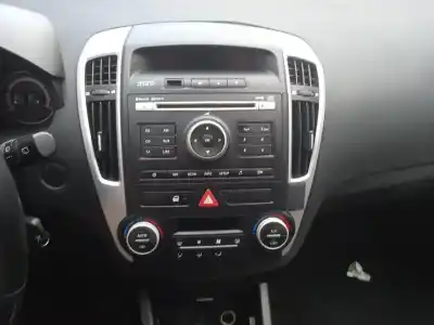 Veículo de Sucata kia cee'd fastback (ed) 1.6 crdi 115 do ano 2010 alimentado d4fb