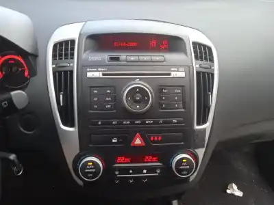 Veículo de Sucata kia cee'd fastback (ed) 1.6 crdi 115 do ano 2010 alimentado d4fb