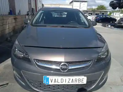 Véhicule à la ferraille opel astra j sedán 1.7 cdti (69) de l'année 2013 alimenté a17dts