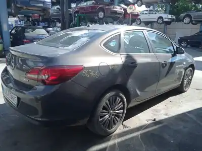 Véhicule à la ferraille opel astra j sedán 1.7 cdti (69) de l'année 2013 alimenté a17dts