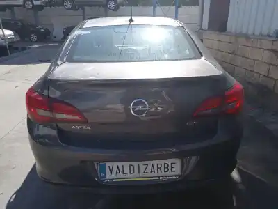 Véhicule à la ferraille opel astra j sedán 1.7 cdti (69) de l'année 2013 alimenté a17dts