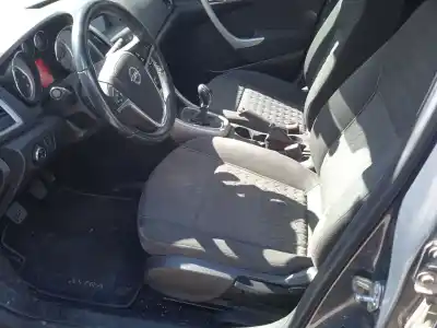 Véhicule à la ferraille opel astra j sedán 1.7 cdti (69) de l'année 2013 alimenté a17dts