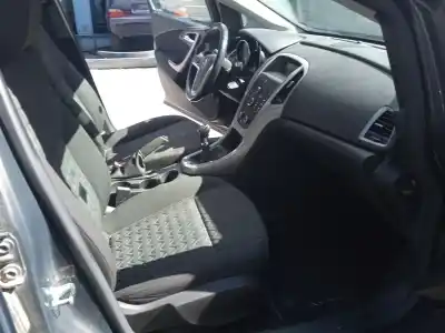 Véhicule à la ferraille opel astra j sedán 1.7 cdti (69) de l'année 2013 alimenté a17dts