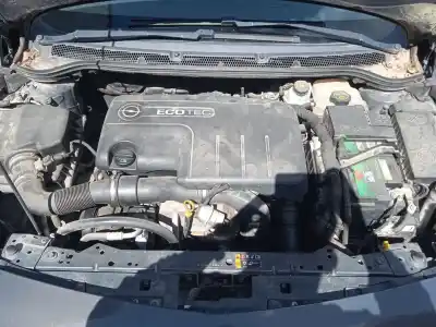 Véhicule à la ferraille opel astra j sedán 1.7 cdti (69) de l'année 2013 alimenté a17dts