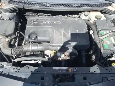 Véhicule à la ferraille opel astra j sedán 1.7 cdti (69) de l'année 2013 alimenté a17dts