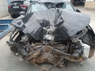 Veículo de Sucata audi a3 sportback (8ya) 30 tfsi mild hybrid do ano 2023 alimentado dlaa