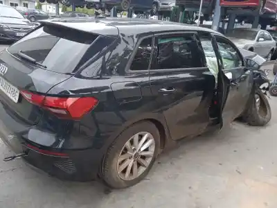 Veículo de Sucata audi a3 sportback (8ya) 30 tfsi mild hybrid do ano 2023 alimentado dlaa