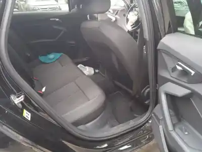 Veículo de Sucata audi a3 sportback (8ya) 30 tfsi mild hybrid do ano 2023 alimentado dlaa