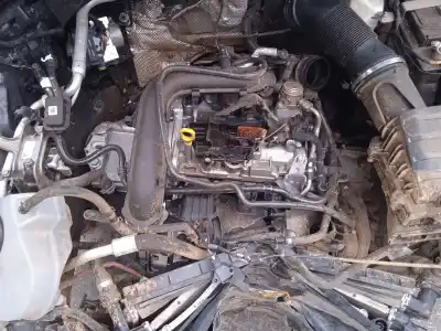 Veículo de Sucata audi a3 sportback (8ya) 30 tfsi mild hybrid do ano 2023 alimentado dlaa