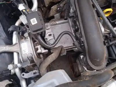 Veículo de Sucata audi a3 sportback (8ya) 30 tfsi mild hybrid do ano 2023 alimentado dlaa