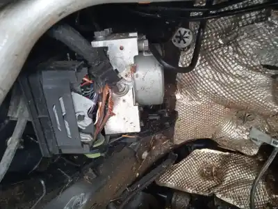 Veículo de Sucata audi a3 sportback (8ya) 30 tfsi mild hybrid do ano 2023 alimentado dlaa