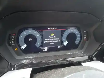 Veículo de Sucata audi a3 sportback (8ya) 30 tfsi mild hybrid do ano 2023 alimentado dlaa