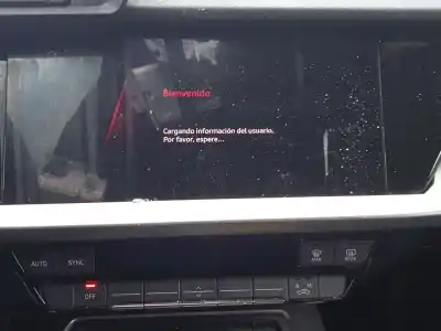 Veículo de Sucata audi a3 sportback (8ya) 30 tfsi mild hybrid do ano 2023 alimentado dlaa