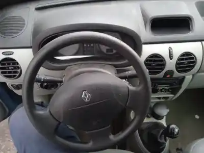 Véhicule à la ferraille renault kangoo (kc0/1_) 1.5 dci (kc07) de l'année 2004 alimenté k9k704