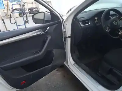 Scrapping Vehicle skoda octavia iii combi (5e5, 5e6) 2.0 tdi 4x4 of the year 2016 powered crmb