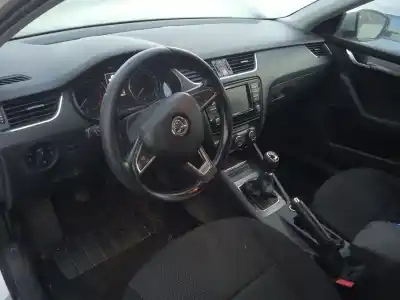 Scrapping Vehicle skoda octavia iii combi (5e5, 5e6) 2.0 tdi 4x4 of the year 2016 powered crmb