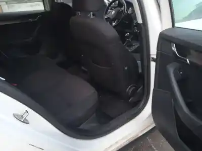 Scrapping Vehicle skoda octavia iii combi (5e5, 5e6) 2.0 tdi 4x4 of the year 2016 powered crmb
