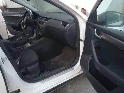 Scrapping Vehicle skoda octavia iii combi (5e5, 5e6) 2.0 tdi 4x4 of the year 2016 powered crmb
