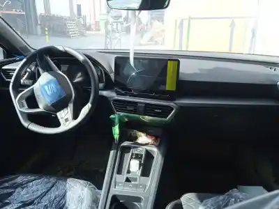 Здавання транспортного засобу seat leon (kl1) 1.0 tsi року 2024 потужний dlaa