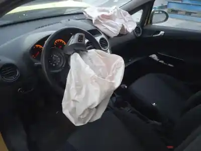 Véhicule à la ferraille opel corsa d (s07) 1.2 (l08, l68) de l'année 2013 alimenté a12xer