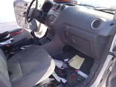 Veículo de Sucata ford transit connect (p65_, p70_, p80_) 1.8 tdci do ano 2013 alimentado rwpd