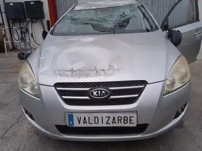 Vehicul casat kia cee'd fastback (ed) 1.6 crdi 115 al anului 2008 alimentat d4fb