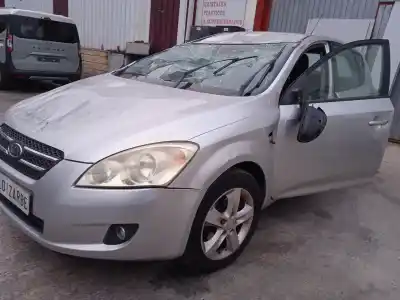Vehicul casat kia cee'd fastback (ed) 1.6 crdi 115 al anului 2008 alimentat d4fb