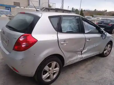 Vehicul casat kia cee'd fastback (ed) 1.6 crdi 115 al anului 2008 alimentat d4fb