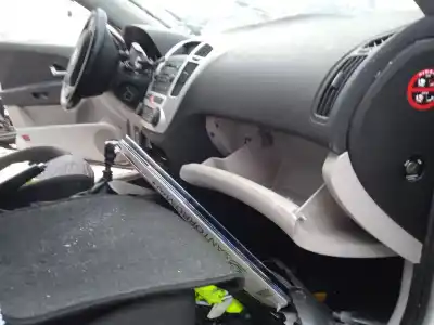 Vehicul casat kia cee'd fastback (ed) 1.6 crdi 115 al anului 2008 alimentat d4fb