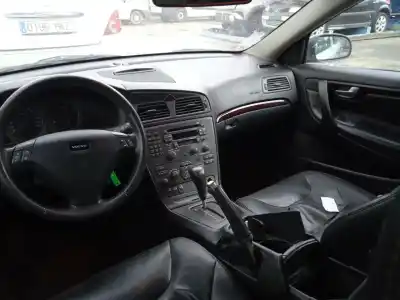 Scrapping Vehicle volvo s60 i (384) d5 of the year 2002 powered d5244t