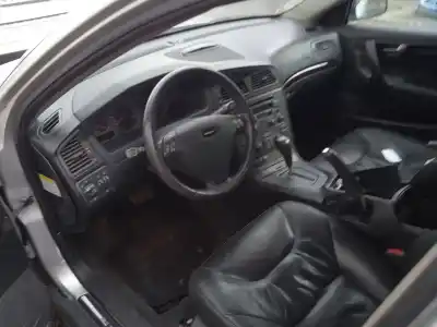 Scrapping Vehicle volvo s60 i (384) d5 of the year 2002 powered d5244t