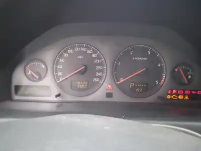 Scrapping Vehicle volvo s60 i (384) d5 of the year 2002 powered d5244t