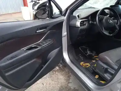 Здавання транспортного засобу toyota c-hr (_x1_) 1.8 hybrid (zyx10_, zyx11_) року 2017 потужний 2zr