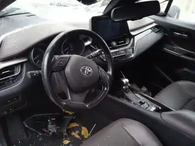 Здавання транспортного засобу toyota c-hr (_x1_) 1.8 hybrid (zyx10_, zyx11_) року 2017 потужний 2zr