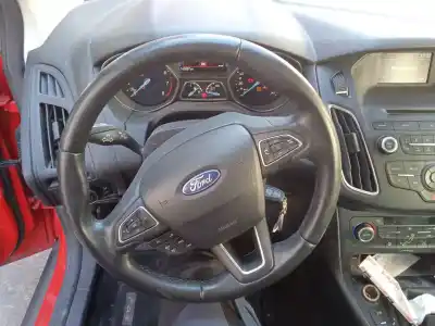 Veículo de Sucata ford focus iii sedán 1.0 ecoboost do ano 2015 alimentado m1da,m1dc,m1dd