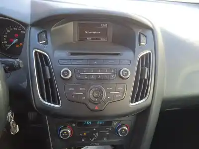 Veículo de Sucata ford focus iii sedán 1.0 ecoboost do ano 2015 alimentado m1da,m1dc,m1dd