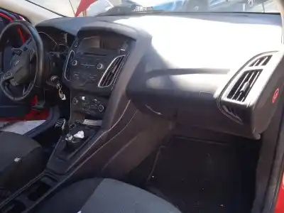 Veículo de Sucata ford focus iii sedán 1.0 ecoboost do ano 2015 alimentado m1da,m1dc,m1dd