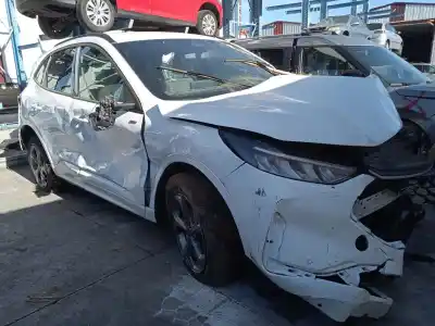 Veículo de Sucata FORD KUGA III (DFK)  do ano 2024 alimentado BGDA