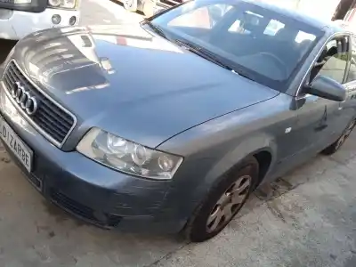 Veículo de Sucata AUDI A4 B6 AVANT (8E5)  do ano 2002 alimentado AWX