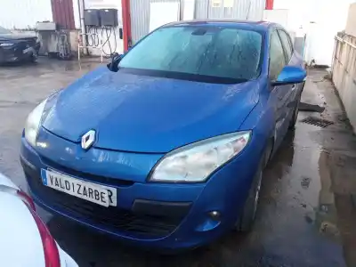 Véhicule à la ferraille RENAULT MEGANE III FASTBACK (BZ0/1_, B3_)  de l'année 2009 alimenté F9Q872