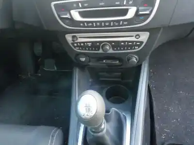 Véhicule à la ferraille renault megane iii fastback (bz0/1_, b3_) 1.9 dci (bz0n, bz0j) de l'année 2009 alimenté f9q872