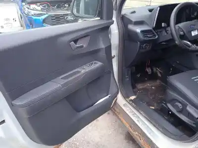 Véhicule à la ferraille ford tourneo custom v362 autobús (f3) 1.0 ecoboost phev de l'année 2024 alimenté b7nb