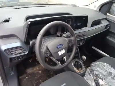 Véhicule à la ferraille ford tourneo custom v362 autobús (f3) 1.0 ecoboost phev de l'année 2024 alimenté b7nb