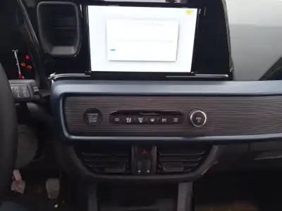 Véhicule à la ferraille ford tourneo custom v362 autobús (f3) 1.0 ecoboost phev de l'année 2024 alimenté b7nb