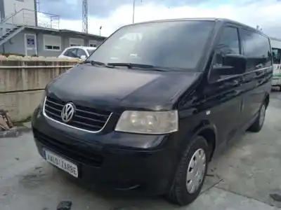 Sloopvoertuig volkswagen multivan v (7hm, 7hn, 7hf, 7ef, 7em, 7en) 2.5 tdi van het jaar 2005 aangedreven axd