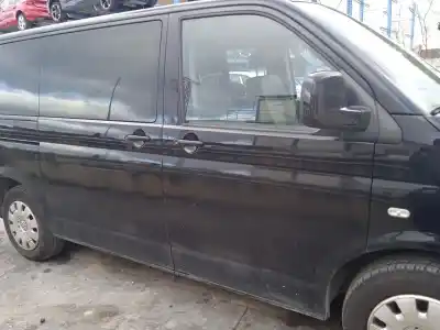 Sloopvoertuig volkswagen multivan v (7hm, 7hn, 7hf, 7ef, 7em, 7en) 2.5 tdi van het jaar 2005 aangedreven axd