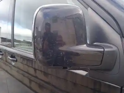 Sloopvoertuig volkswagen multivan v (7hm, 7hn, 7hf, 7ef, 7em, 7en) 2.5 tdi van het jaar 2005 aangedreven axd