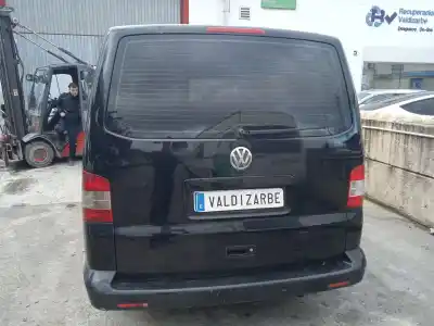 Sloopvoertuig volkswagen multivan v (7hm, 7hn, 7hf, 7ef, 7em, 7en) 2.5 tdi van het jaar 2005 aangedreven axd